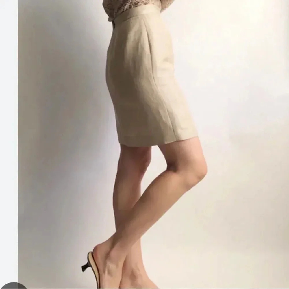 Amanda Smith Petites 100% linen tan skirt. Size 10 petite